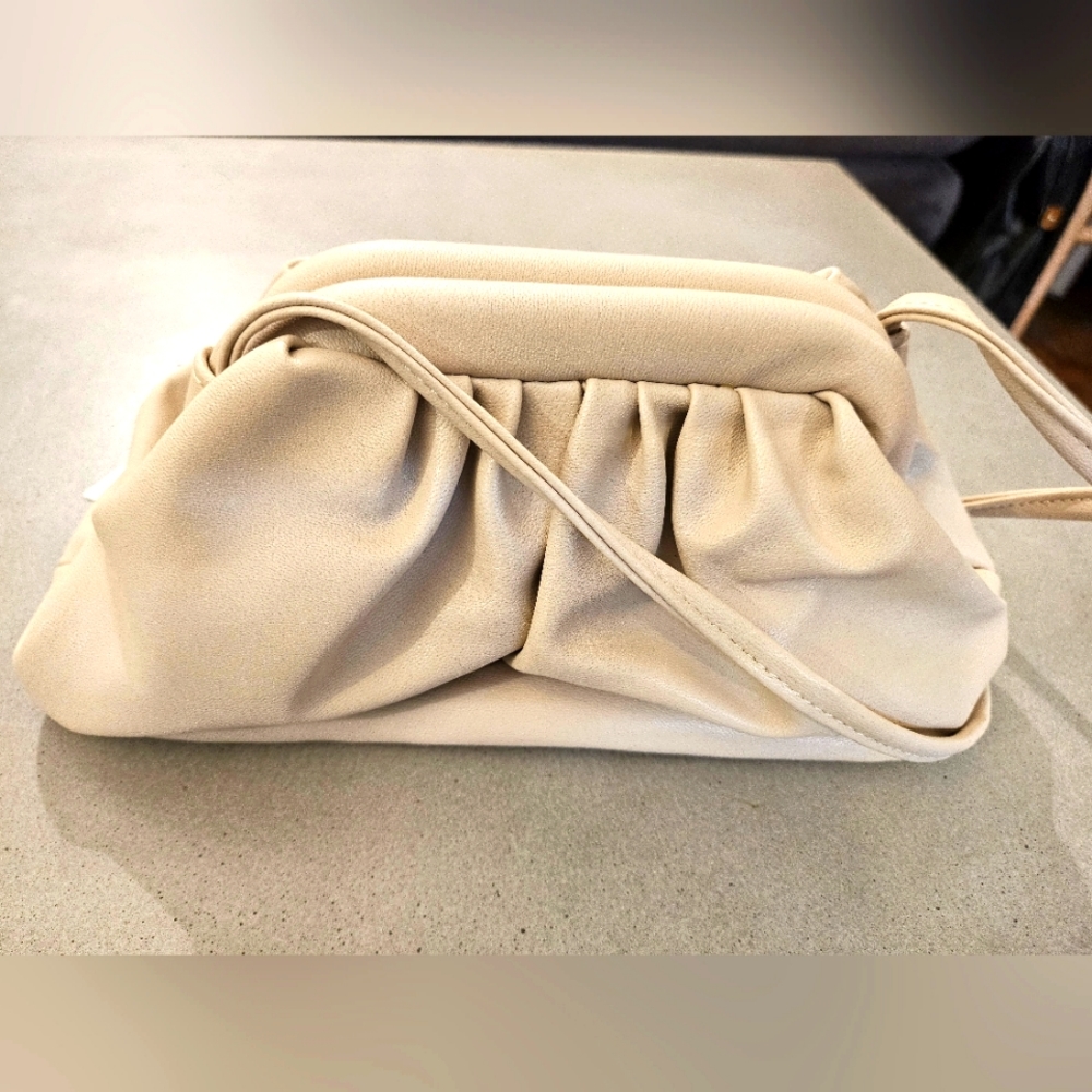 Unbranded smooth dumpling bag BV style, small, cream light, elevated essentials